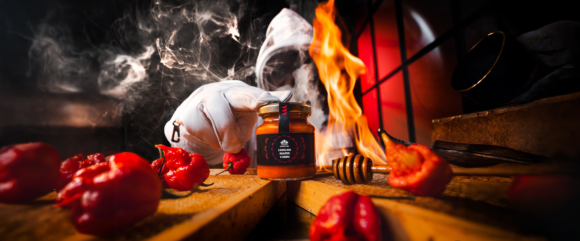Čili med Carolina Reaper s papričkami a plameňmi