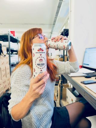 A je to tady!!! 😎 Pivíííčko medovo zázvorové oujééé 🍺 #pivo #vcelarstvidomovina